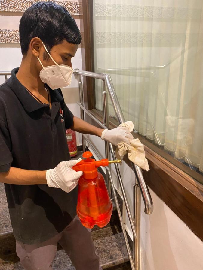 Hotel Meriton Mumbai International Airport T-2 エクステリア 写真
