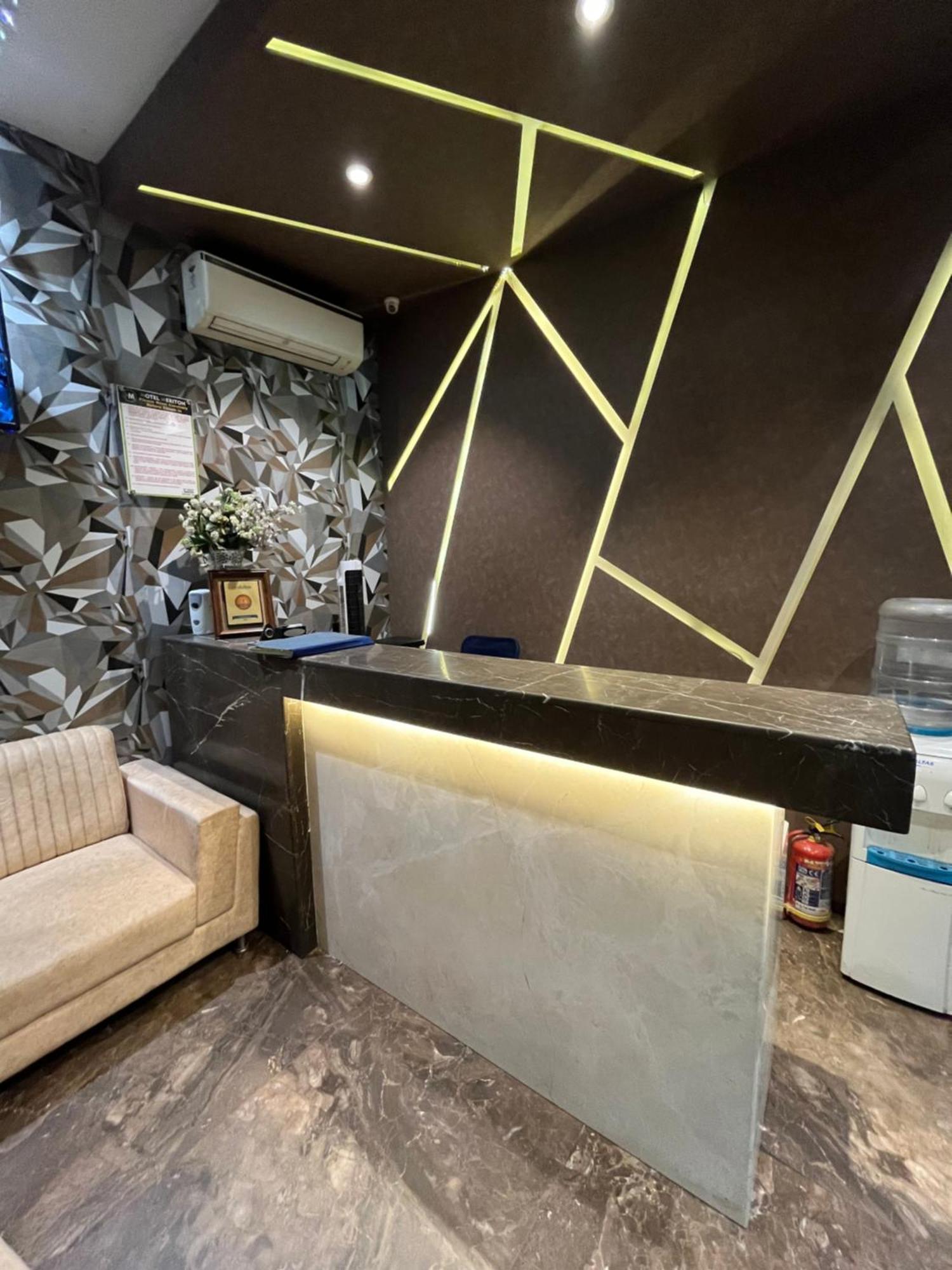 Hotel Meriton Mumbai International Airport T-2 エクステリア 写真