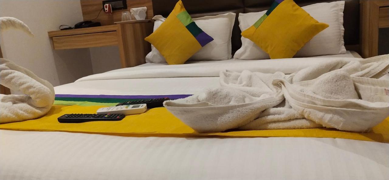 Hotel Meriton Mumbai International Airport T-2 エクステリア 写真