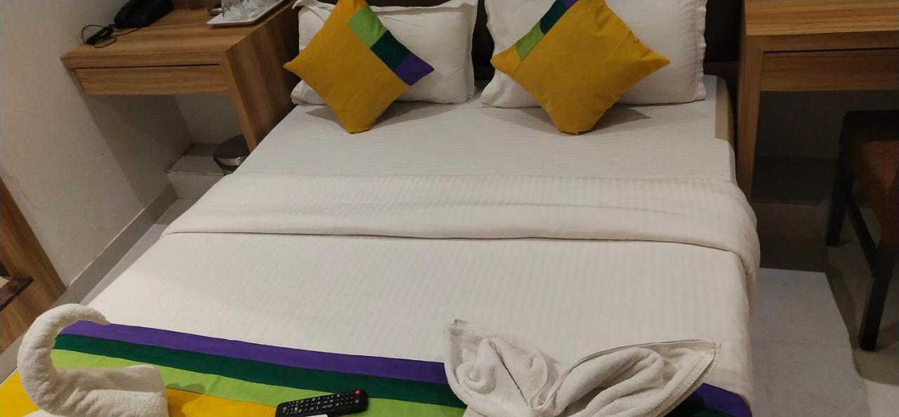 Hotel Meriton Mumbai International Airport T-2 エクステリア 写真