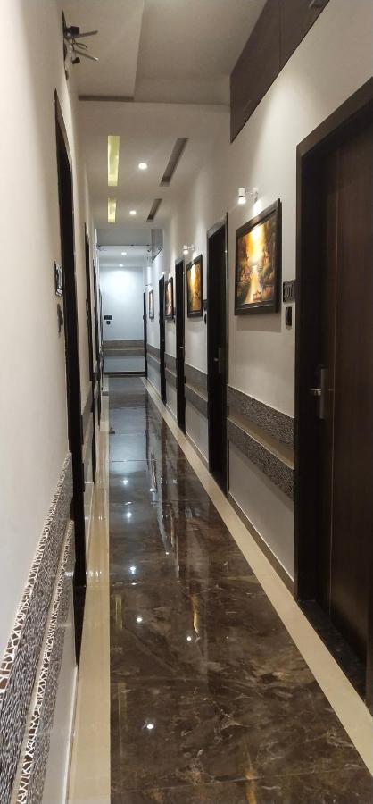 Hotel Meriton Mumbai International Airport T-2 エクステリア 写真