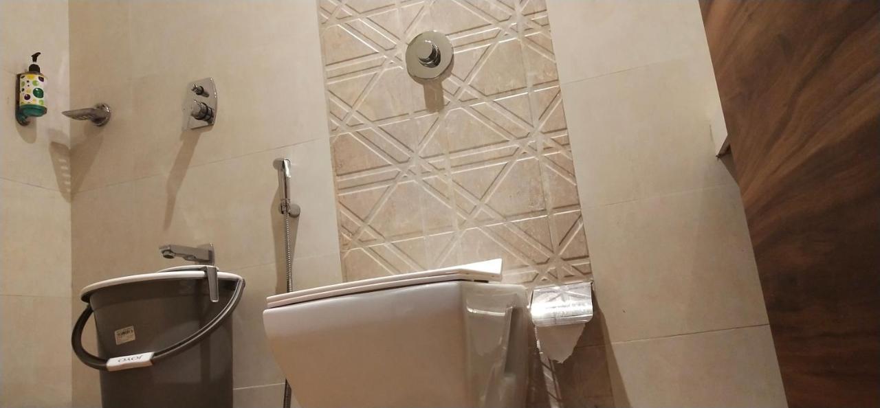Hotel Meriton Mumbai International Airport T-2 エクステリア 写真