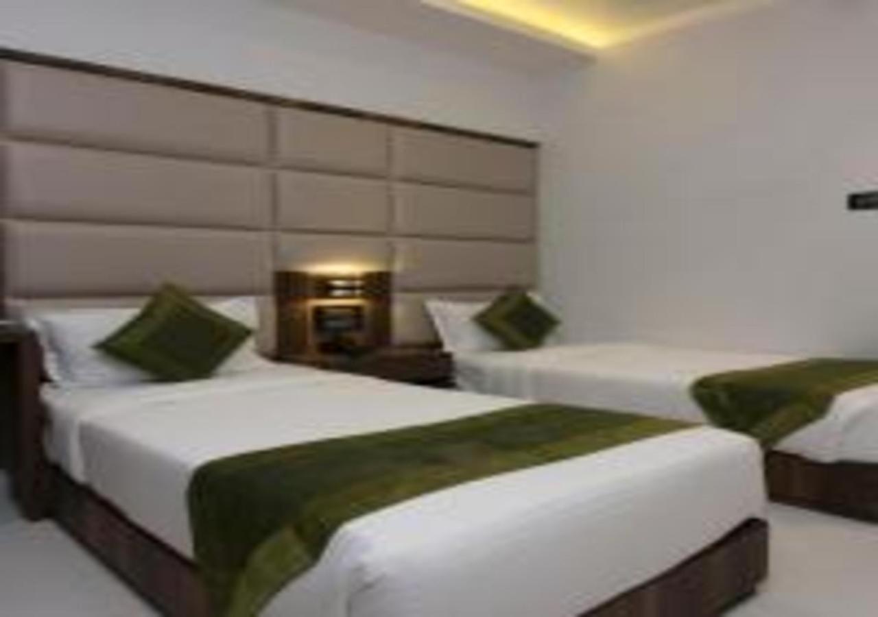Hotel Meriton Mumbai International Airport T-2 エクステリア 写真
