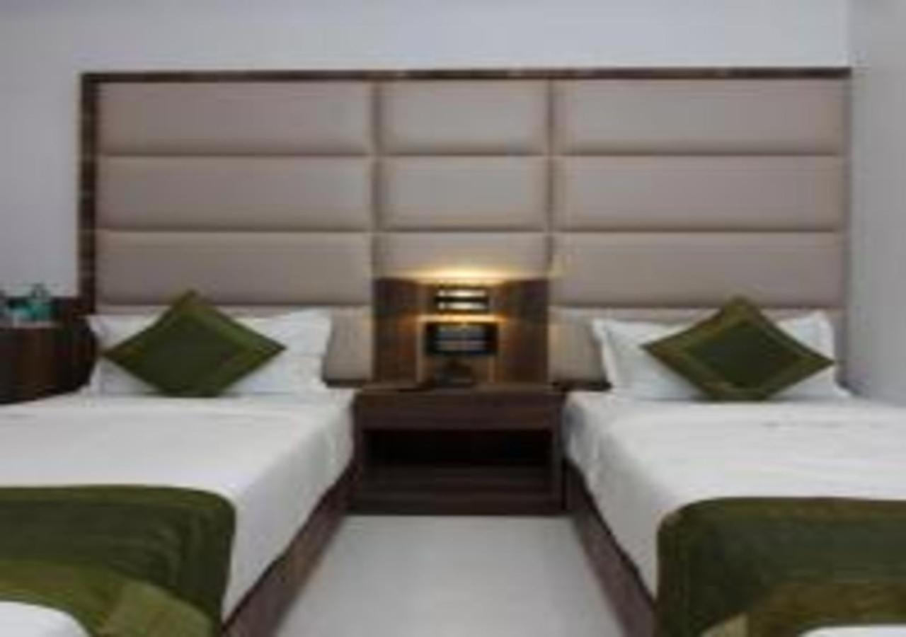 Hotel Meriton Mumbai International Airport T-2 エクステリア 写真